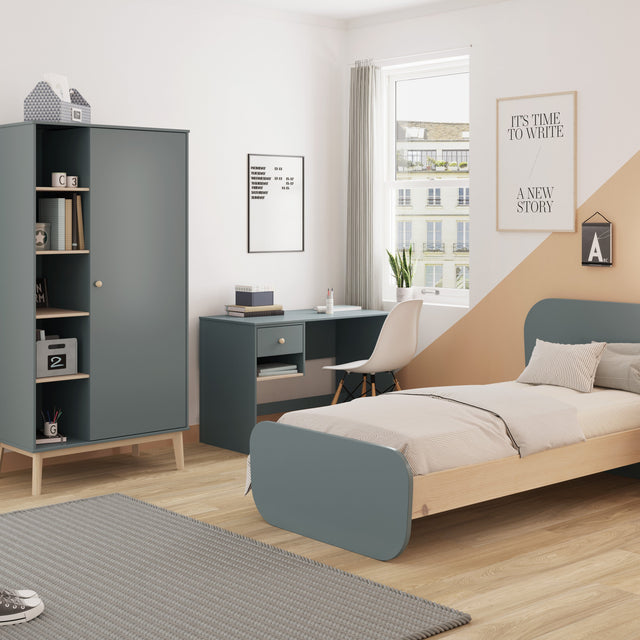 Escritorio Infantil Rectangular Esteban 110 Verde Kaki con acabado verde en ambiente de estilo nórdico