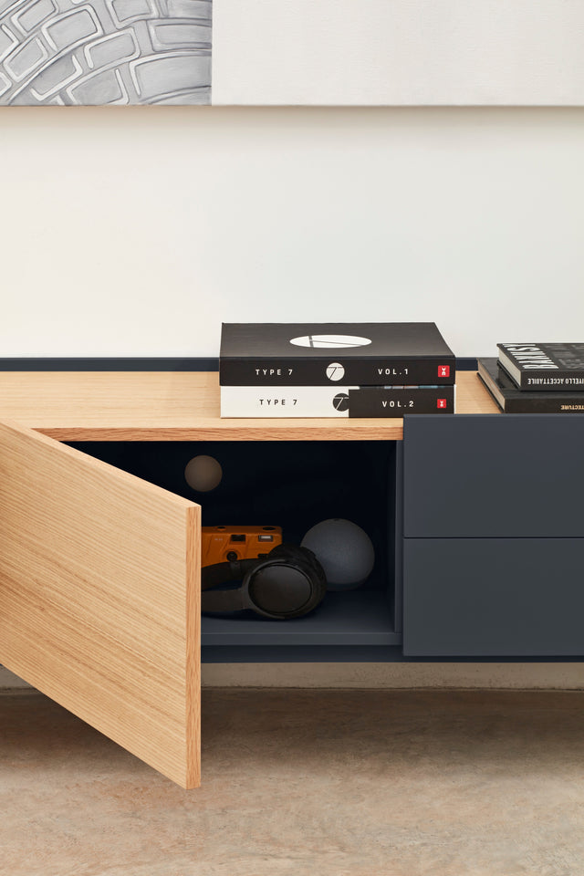 Mueble TV Otto 180 Teja con acabado teja en ambiente de estilo nórdico