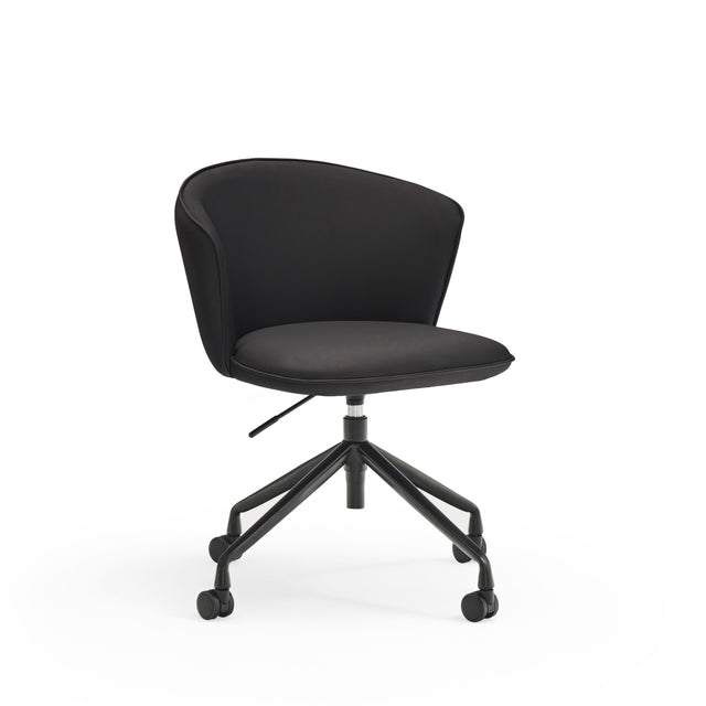 Silla Giratoria 360º ADD Negro Con Ruedas con acabado negro en ambiente de estilo nórdico
