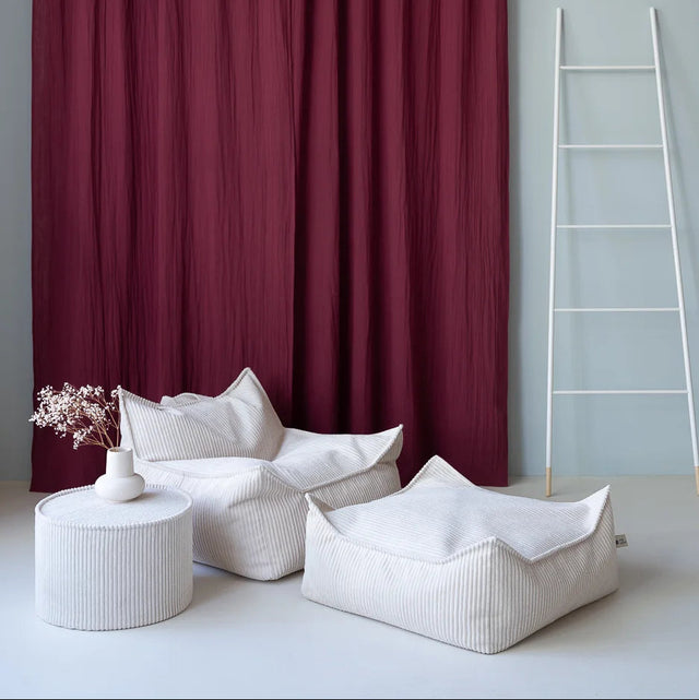 Mueble Puf Infantil Cuadrado de Pana Blanco Crema con acabado blanco, acabado crema en ambiente de estilo nórdico
