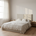 Mueble de diseño en madera natural en espacio de estilo nórdico