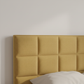 Mueble de diseño en madera natural en espacio de estilo nórdico