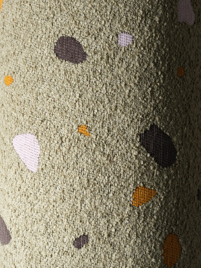 Mueble Puf Infantil Sugar Terrazo con acabado verde en ambiente de estilo nórdico