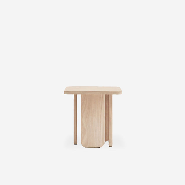 Vista frontal Mesa Auxiliar Cuadrada Arq 48 cm Beige Teulat Slowdeco
